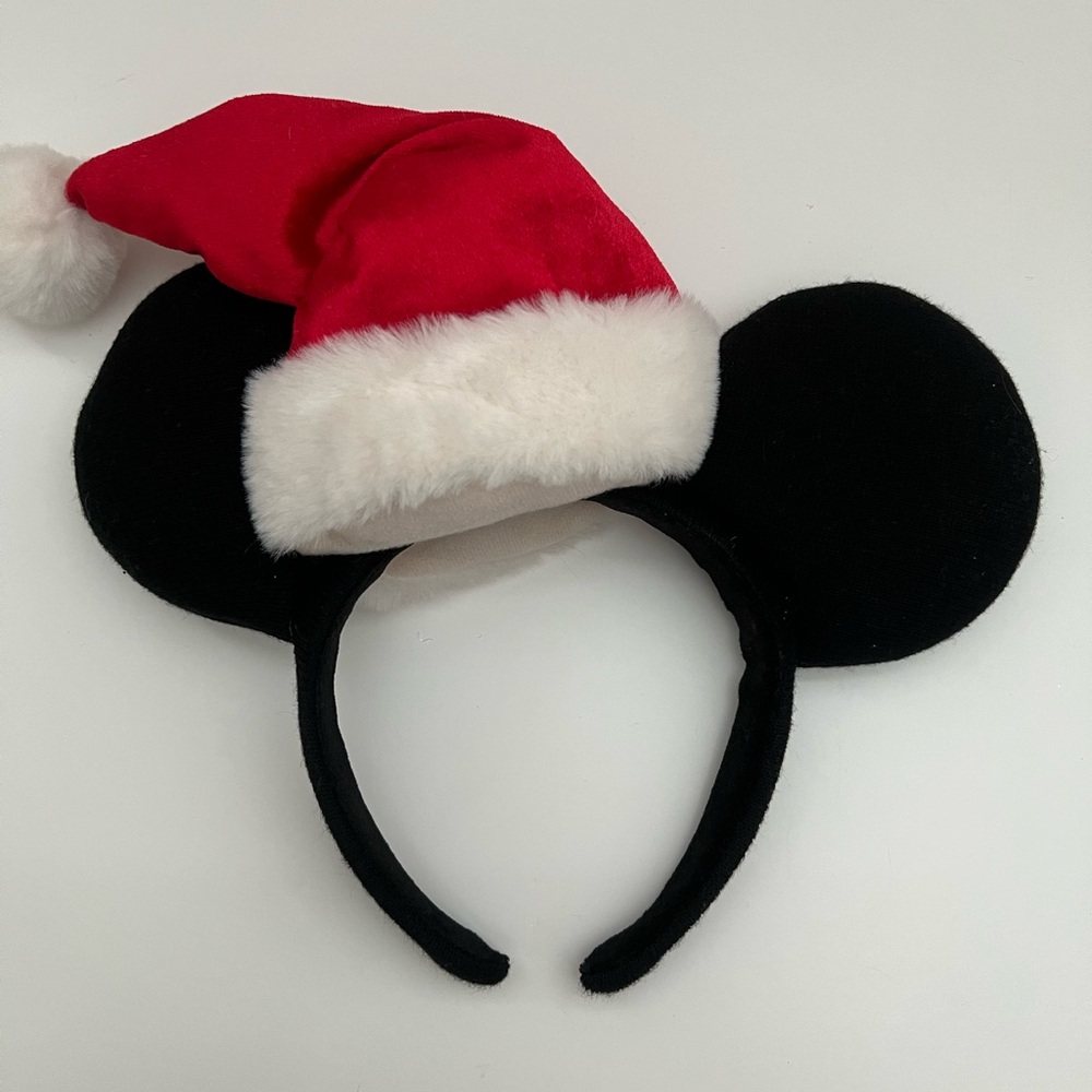 Disney park Santa Mickey ears